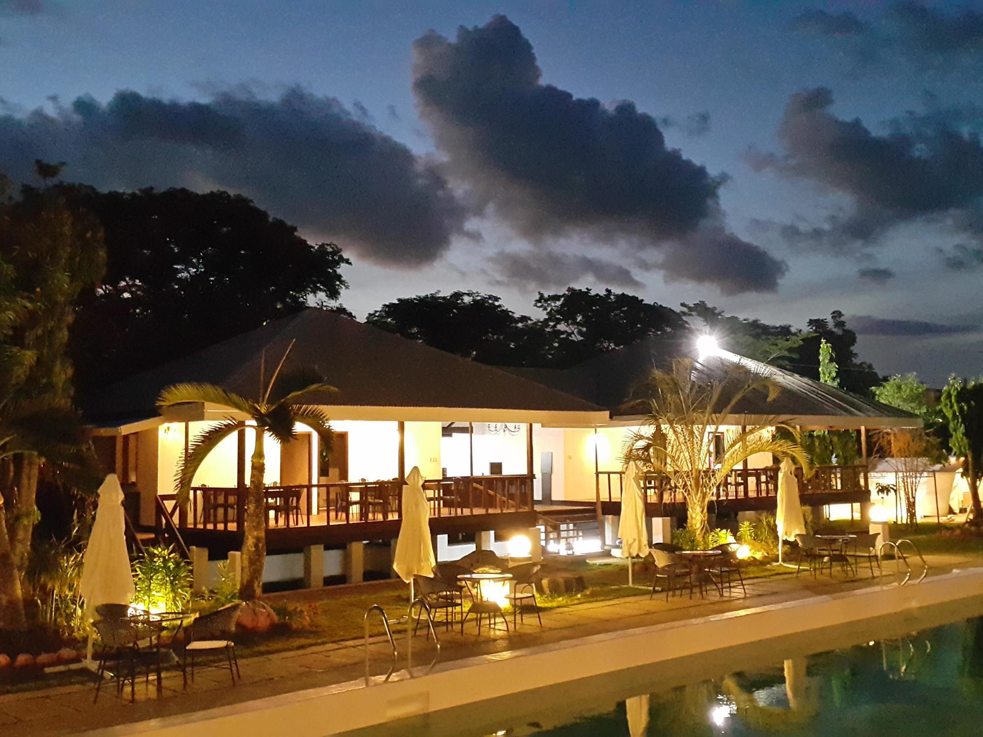 Blue Hotel And Resort Calamba  Eksteriør bilde